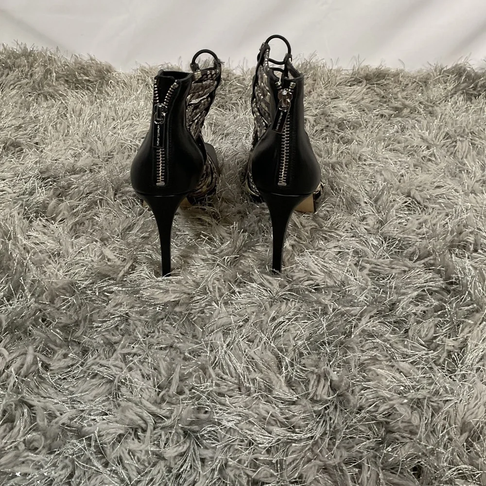 EUC Michael Kors Clarissa Platform Peep-Toe Zip Heel